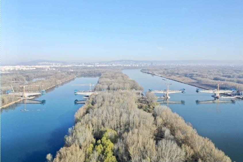 tecpresa postesado en viaductos con avance por voladizos sucesivos danubio