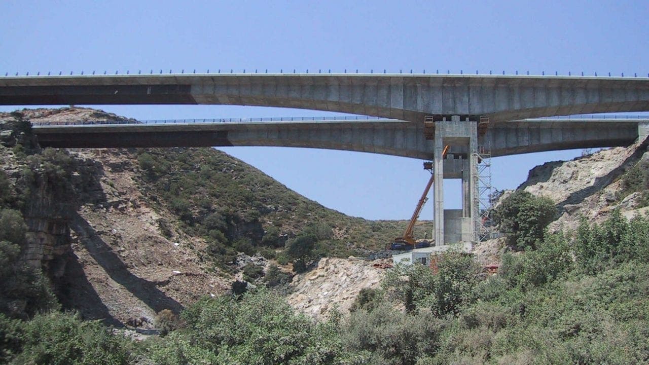 tecpresa postesado en viaductos de dovelas prefabricadas arroyo enmedio estepona