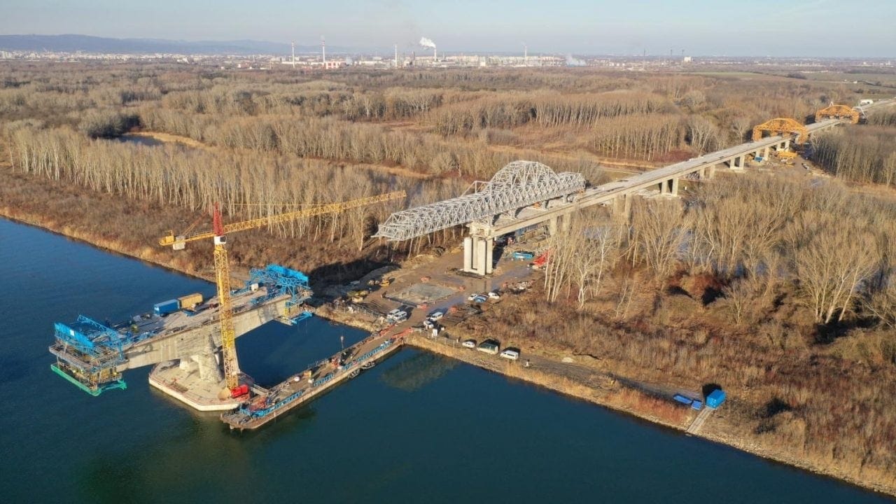 tecpresa postesado en viaductos de cimbra autolanzable carretera D4R7 Eslovaquia rio Danubio