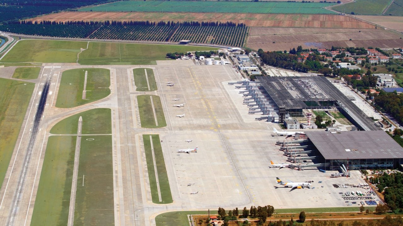 DALAMAN INTERNATIONAL AIRPORT - VISTA AEREA