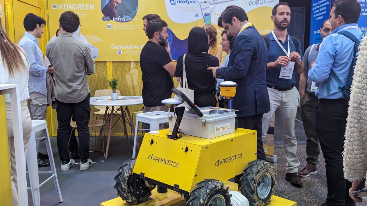 Stand de Ferrovial en la feria South Summit 2023