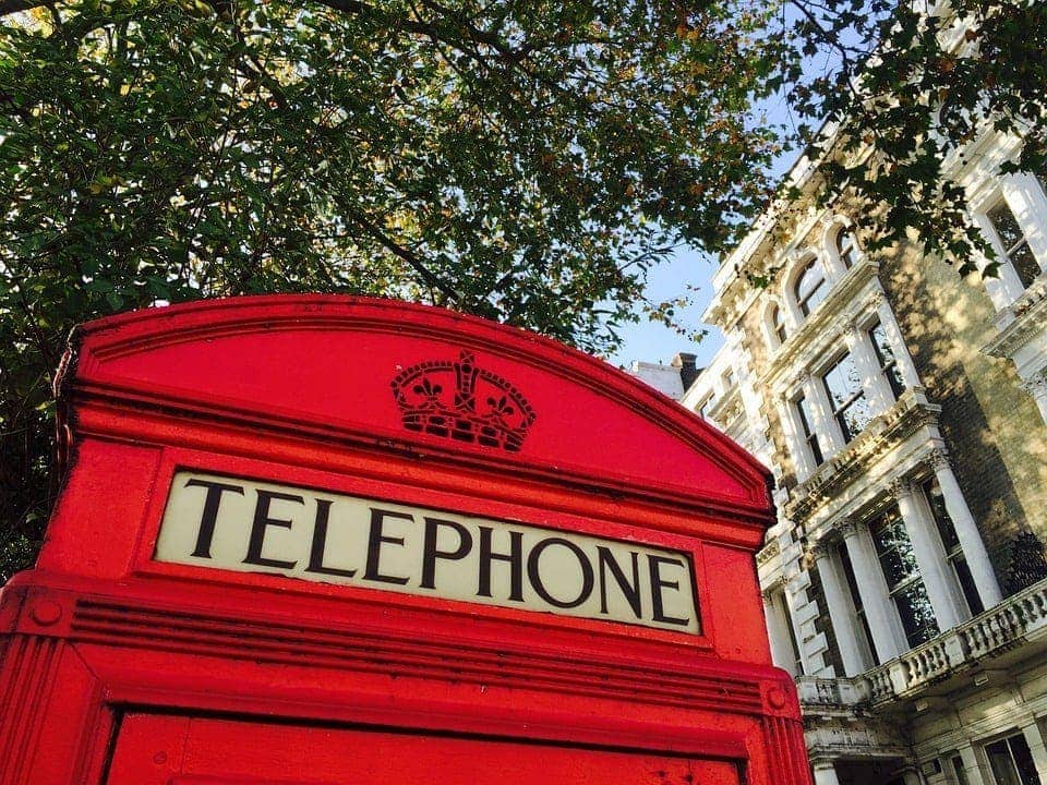 English telephone booth How to be British on Ferrovial Blog