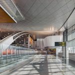 interior aeropuerto internacional hamad, doha qatar