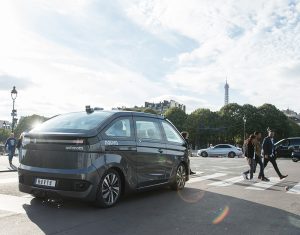 coche autónomo por la ciudad