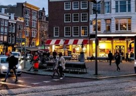 Imagen de Amsterdam y sus diferentes medios de transporte