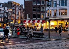 Imagen de Amsterdam y sus diferentes medios de transporte