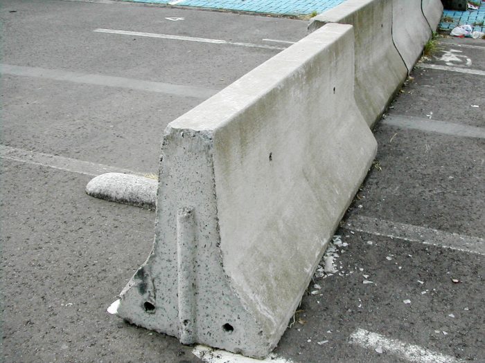 Foto de un módulo de barrera de hormigón