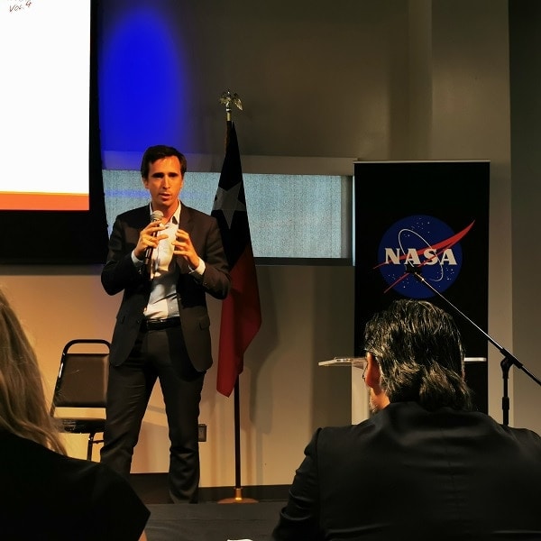El director de Innovación Rafael Fernandez en una ponencia sobre Life Radius en la NASA