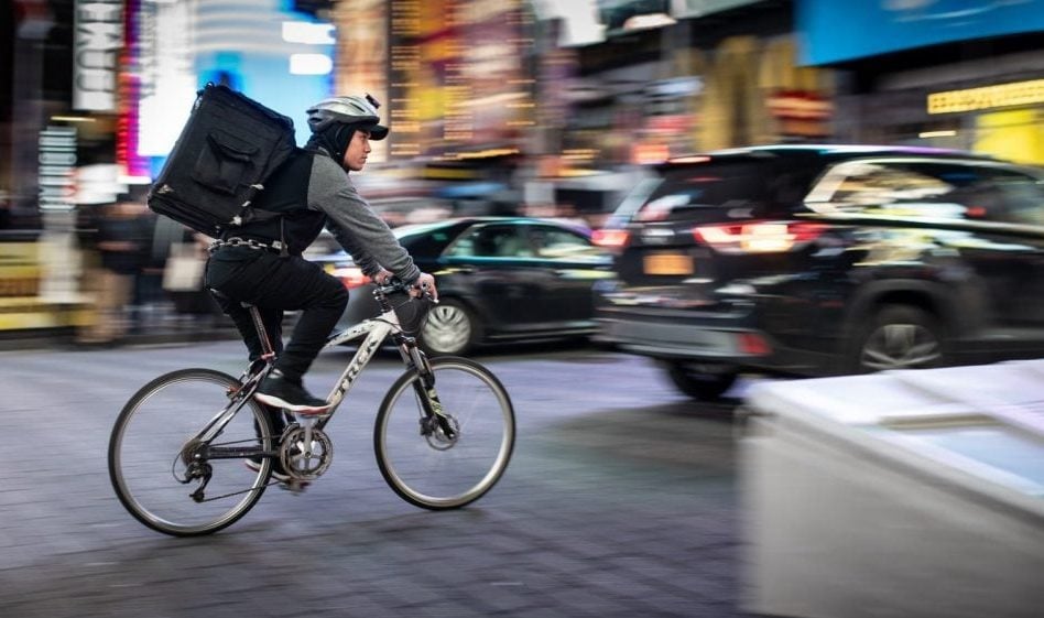 Repartidor en bicicleta