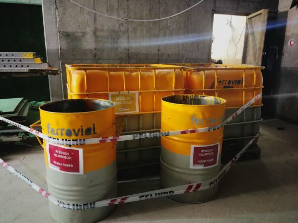 200-liter metal drums