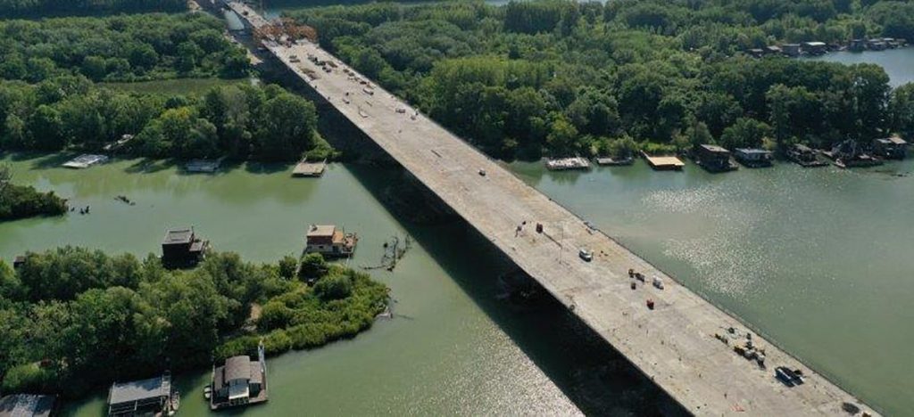 Four Interlinked Bridges over The Danube