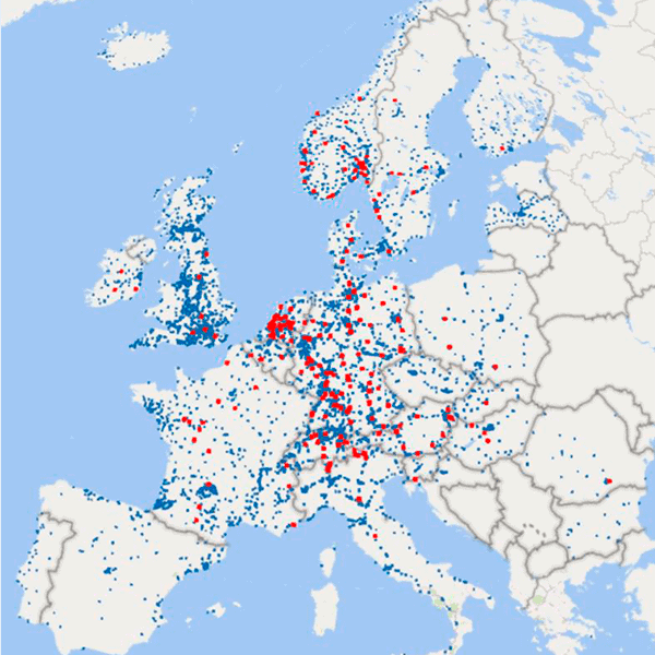 Distribution of CCS fast (blue) and CCS ultra-fast (red) public charge points 