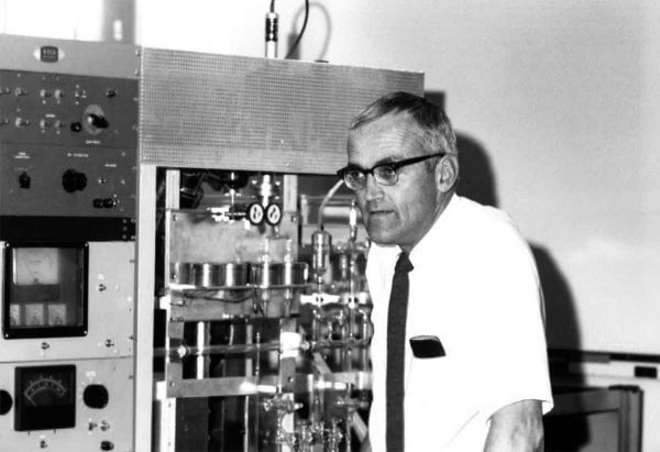 Clair Patterson in his lab