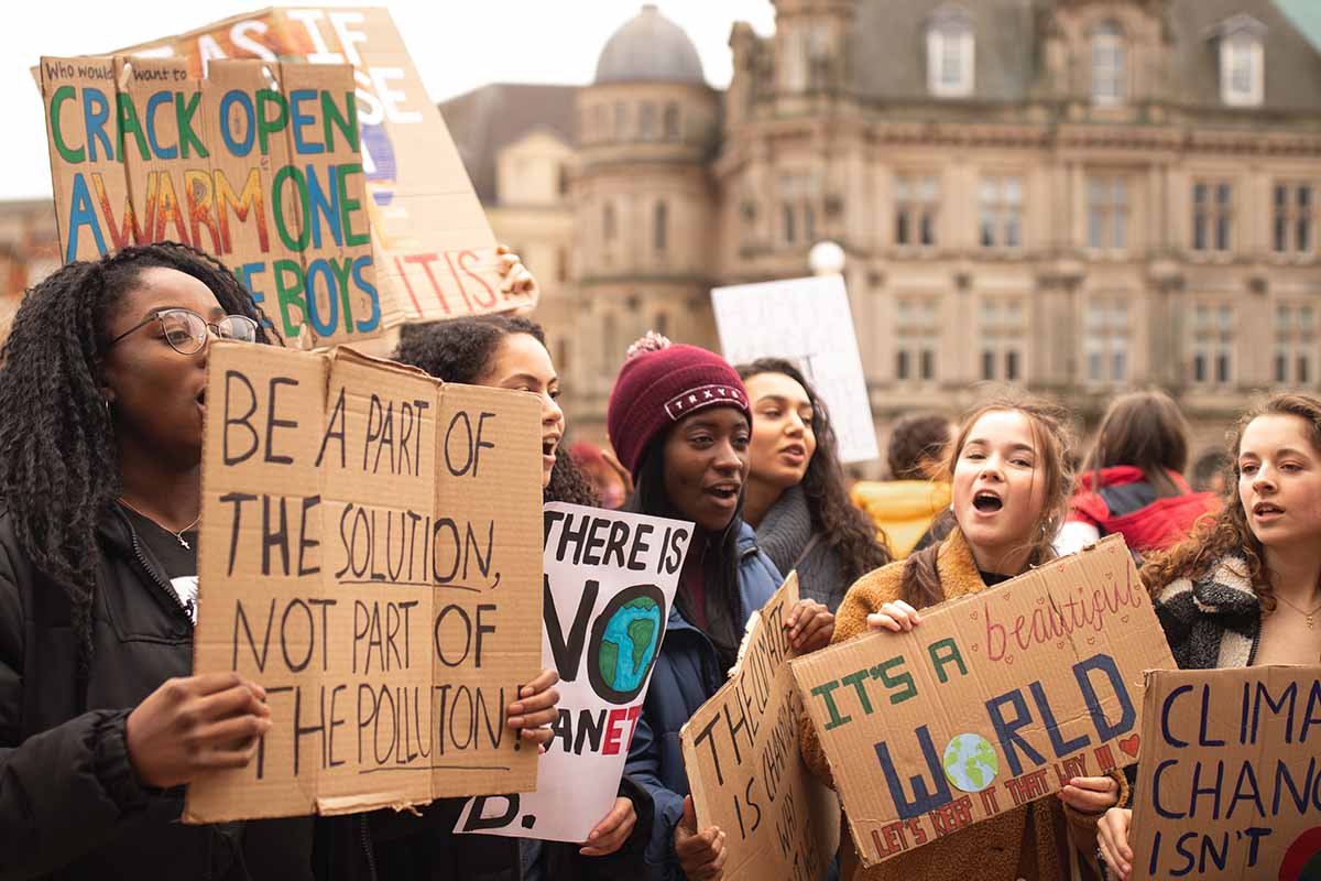 Demonstration of young people demanding climate action