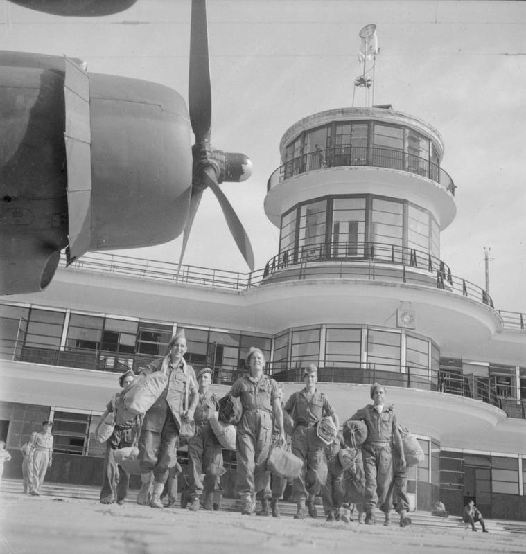 Evacuación de prisioneros de guerra británicos, aeropuerto de Kallang, Singapur