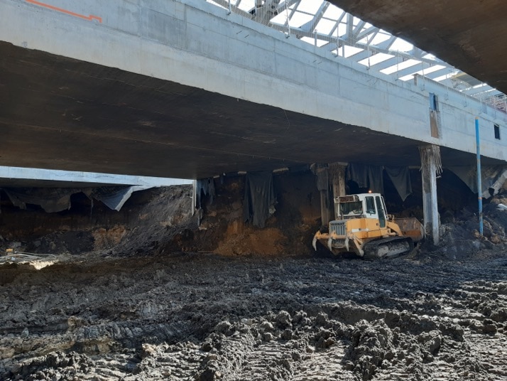 Warsaw West Station: Excavating beneath the finished top slab