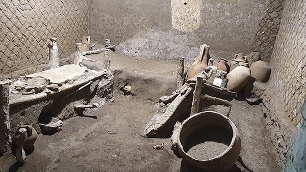 Remains of a room belonging to people of low social class, most likely slaves