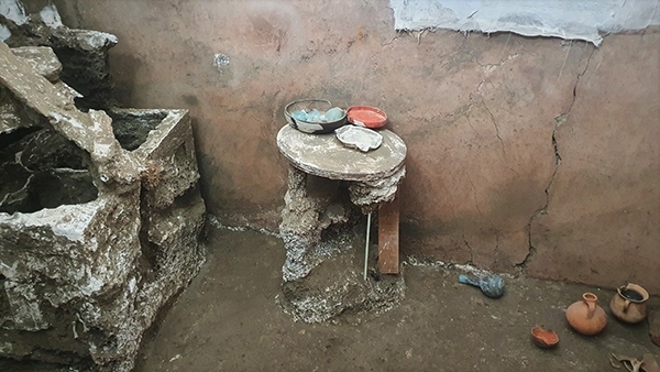 Finds in a middle-class house in Pompeii