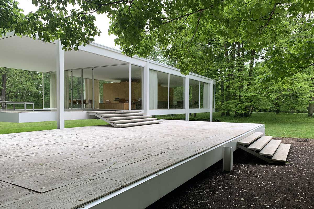The Farnsworth House with the furniture currently in it