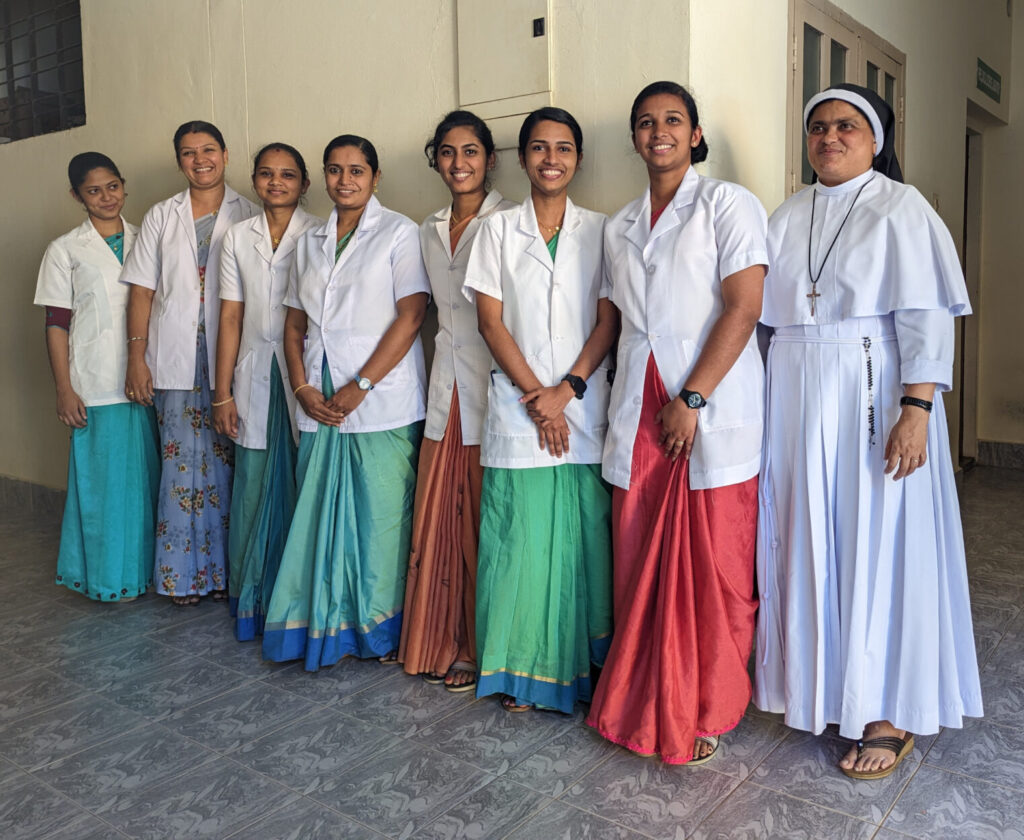 Mujeres indias del Hospital Mundakayam Medical Trust