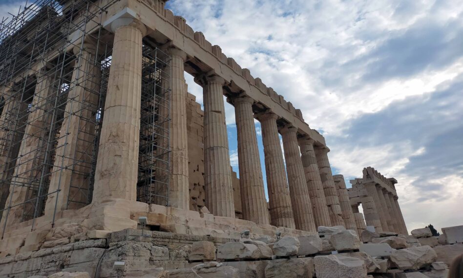Andamios en el Partenón durante el verano de 2023