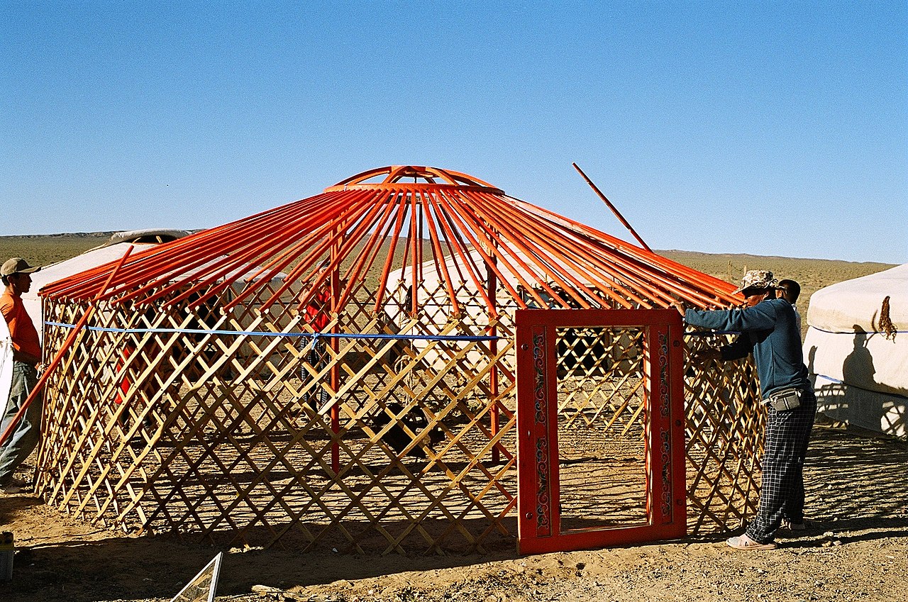 Installation of a yurt in Mongolia. 