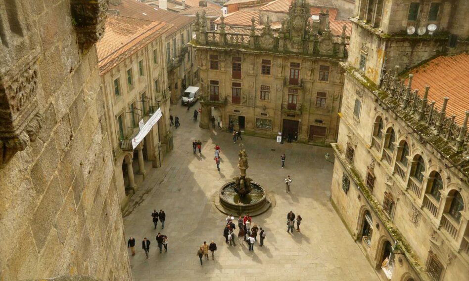 telón barroco de la Casa do Cabildo en la plaza de Platerías, en Santiago de Compostela