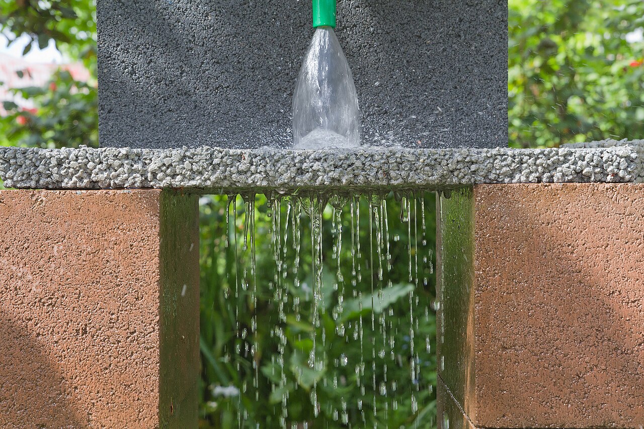 How permeable paving works. 