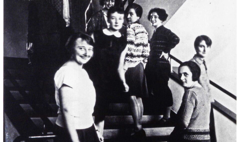 Alumnas de la clase de tejido de la Bauhaus en 1927