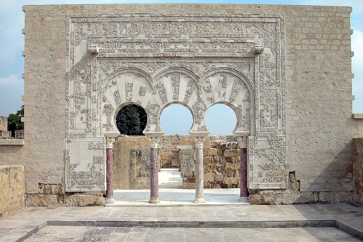 Fachada de la vivienda del yafar en Medina Azahara