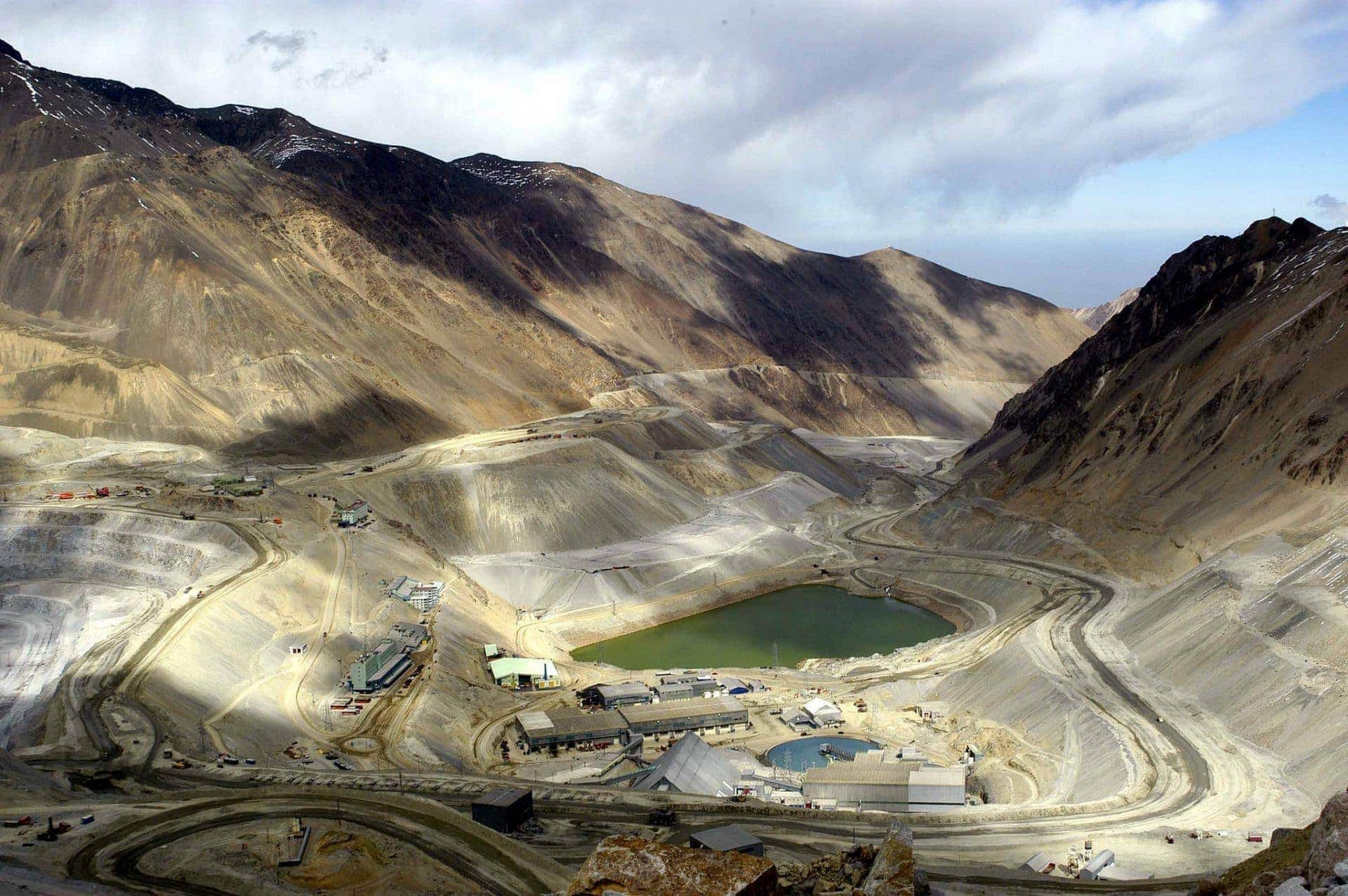 An expansive view of the los bronces mine in Chile