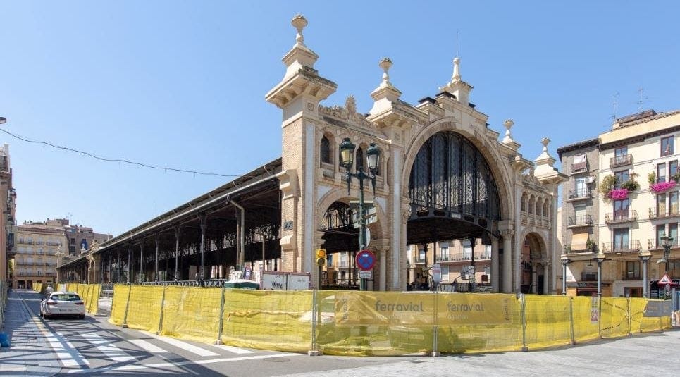Exterior de la obra de rehabilitación del Mercado Central de Zaragoza