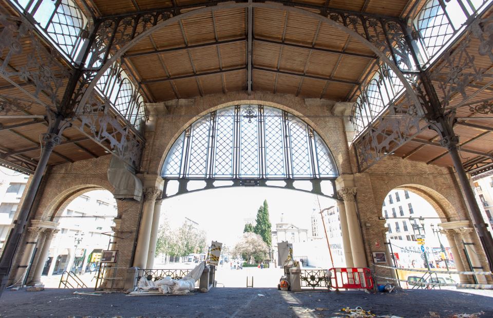 Interior de la obra de rehabilitación del Mercado Central de Zaragoza