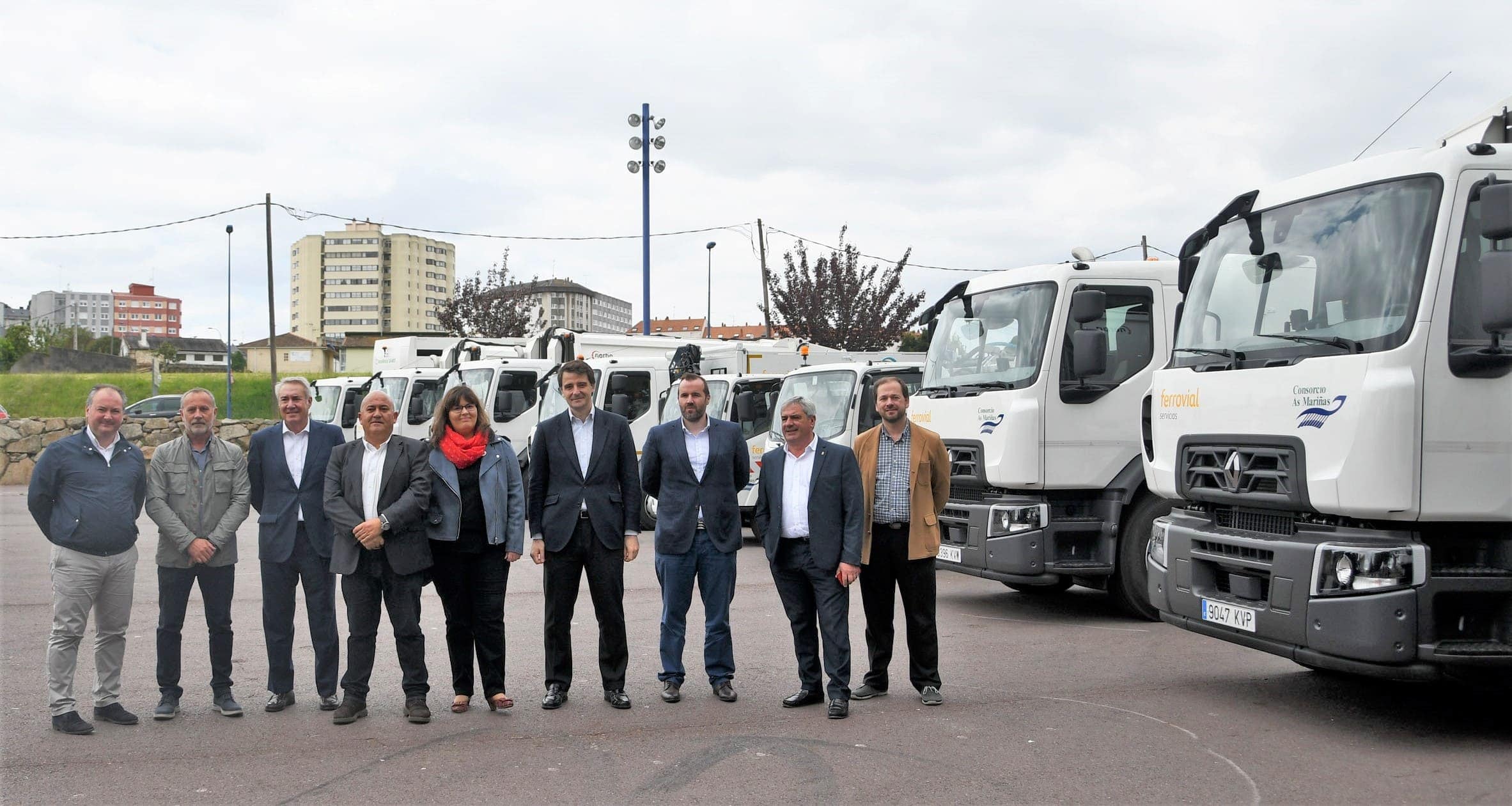 Los representantes del Consorcio y de Ferrovial Servicios durante el acto