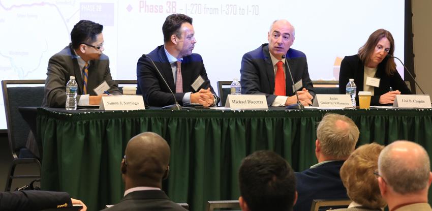 Image of the participation of Javier Gutierrez of Cintra Ferrovial in the US forum