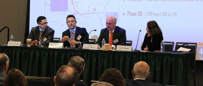 Javier Gutiérrez, CEO de la autopista I-66, en un panel sobre Programas para Carreteras Regionales
