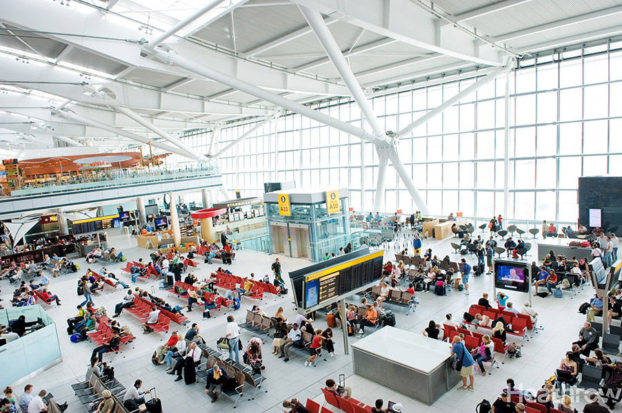 Heathrow Airport, Terminal 5A, airside, departure lounge, August 2009. Image Ref CHE06222d, DH